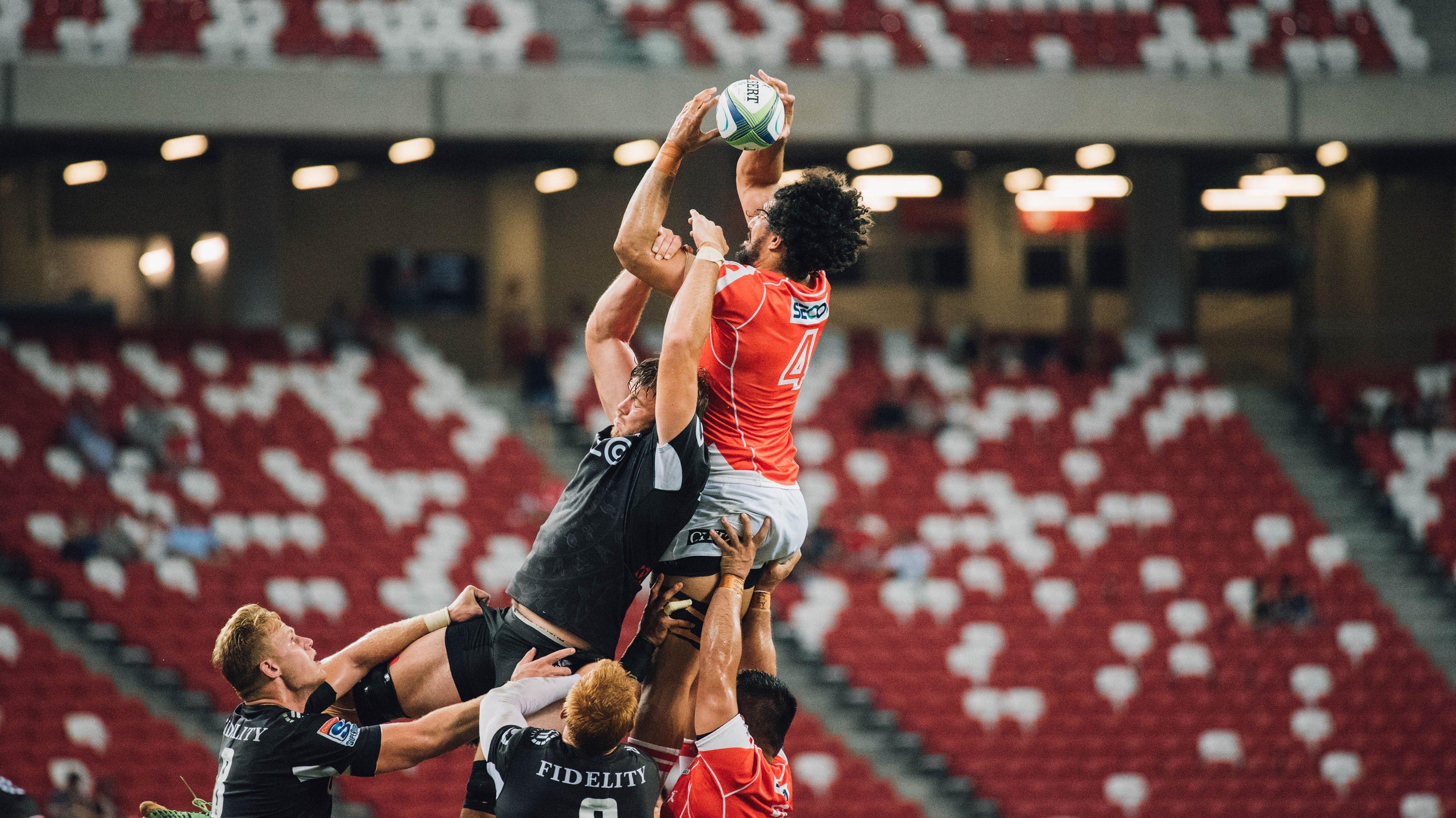 皇马绝杀巴萨登顶西甲积分榜 国家德比再现经典对决