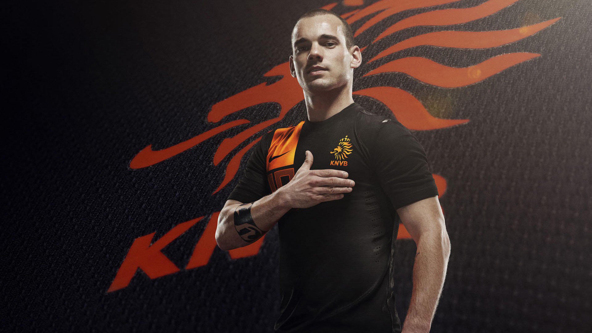 梅西第八次捧起金球奖 刷新足坛历史纪录