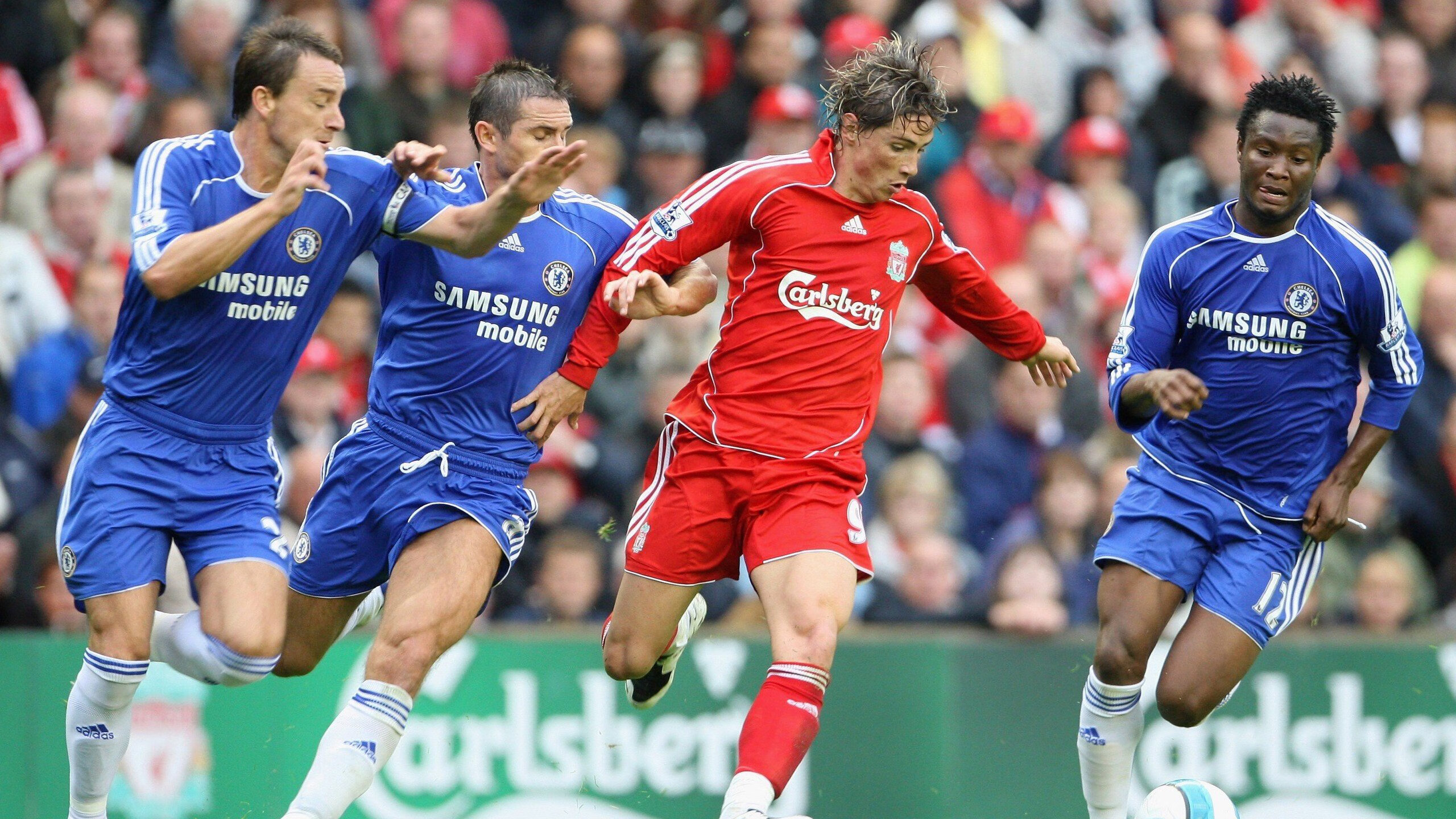 梅西第八次捧起金球奖 刷新足坛历史纪录